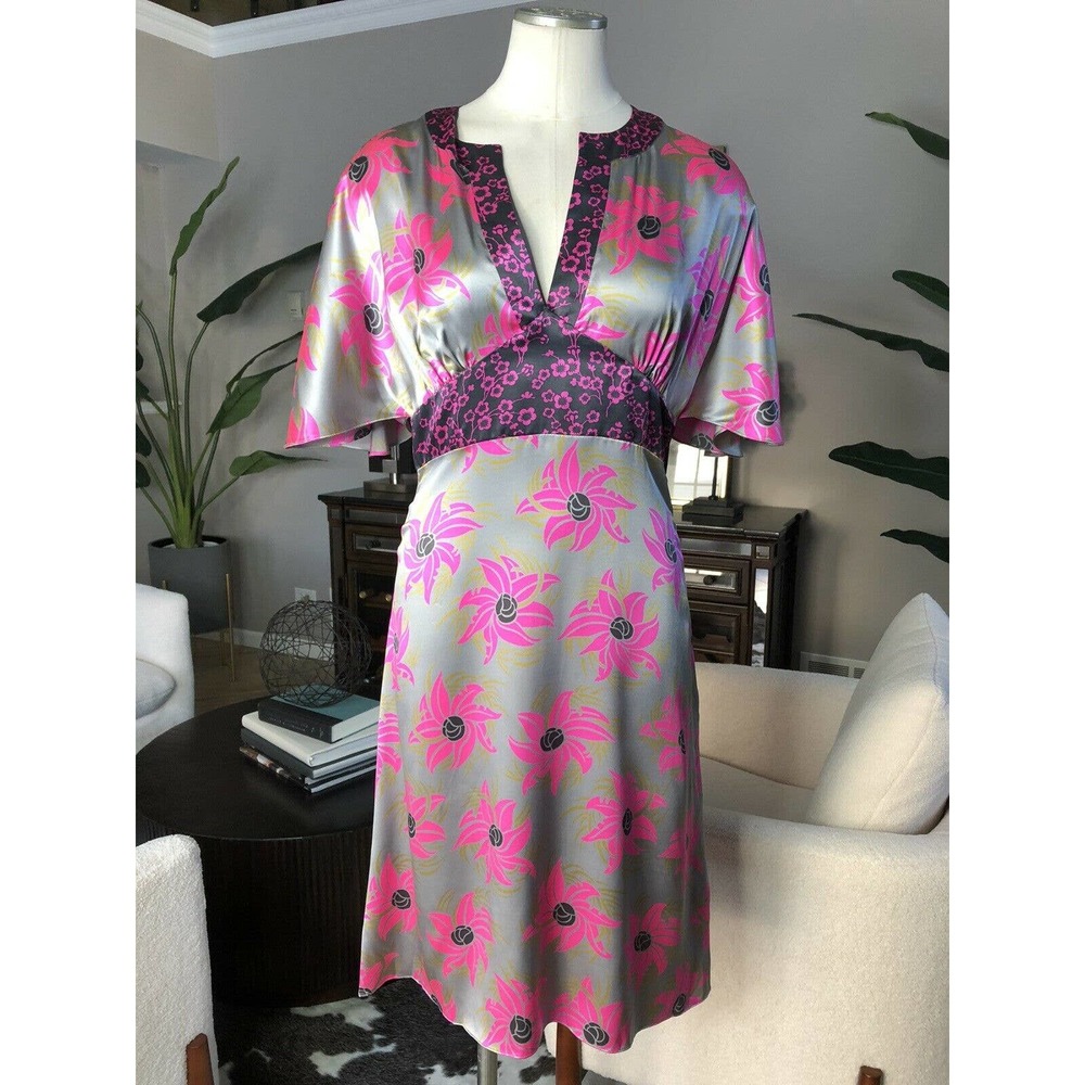 Tibi Floral Silk V Neck Short Sleeve Kimono Dress